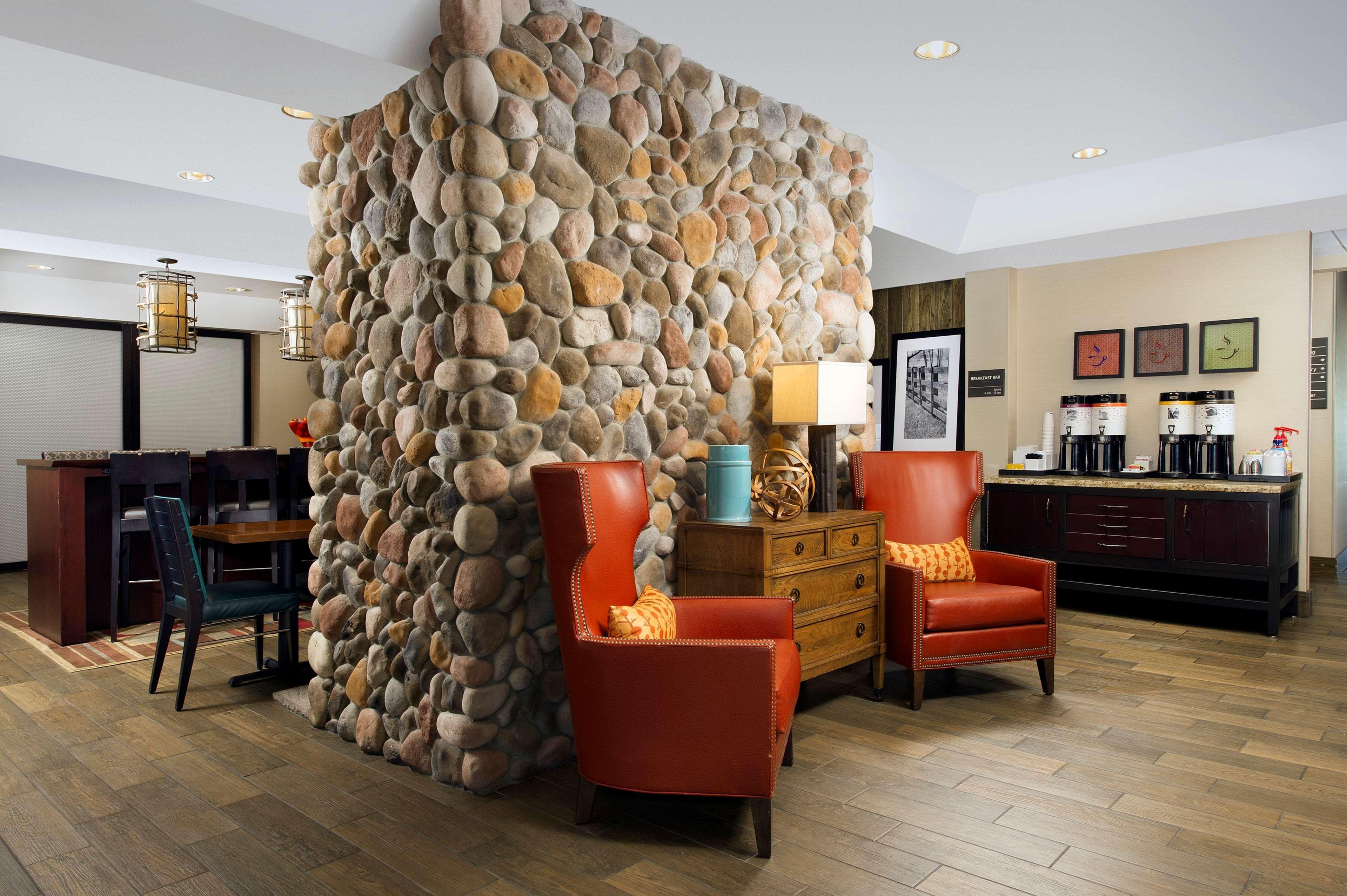 Hampton Inn Kansas City The Legends Интериор снимка